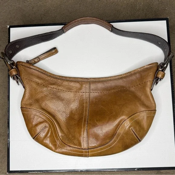 Coach SoHo Hobo - Picture 2 of 5